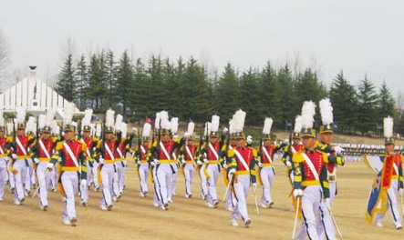 육군3사관학교 생도 분열